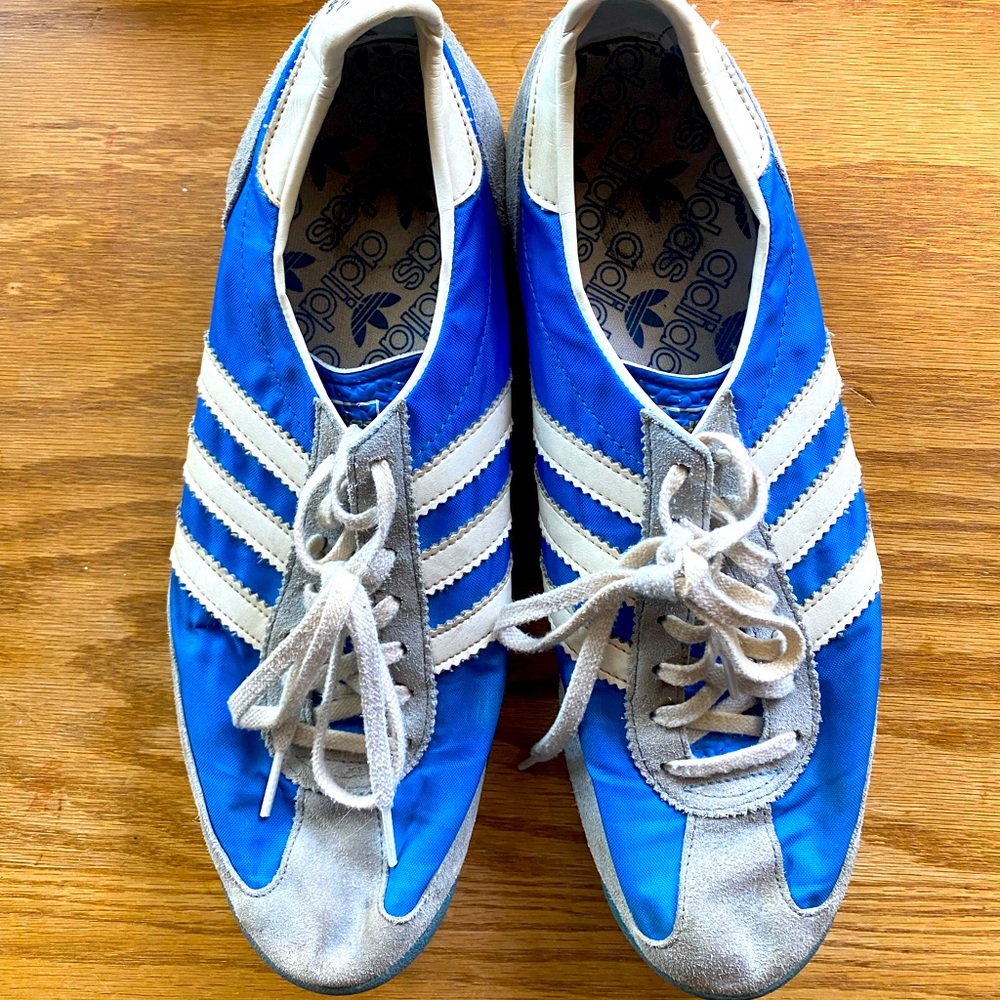 Vintage adidas slim shoe